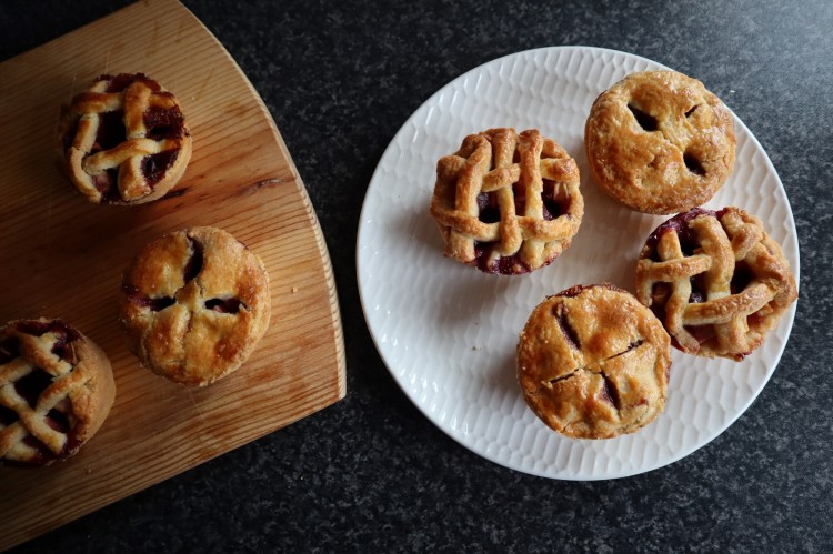 mini apple and blueberry pies 1