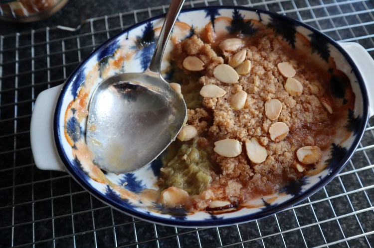 rhubarb crumble 2